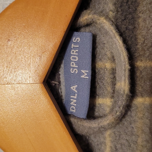 DNLA Sports Robe - Picture 3 of 6